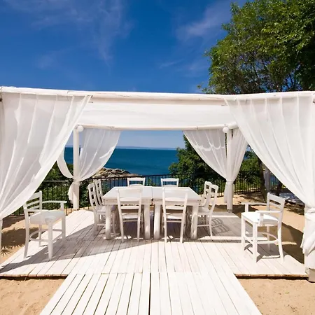 Paradise Bay מלון פומורי