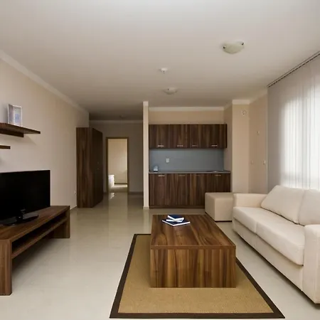 Paradise Bay מלון 3*