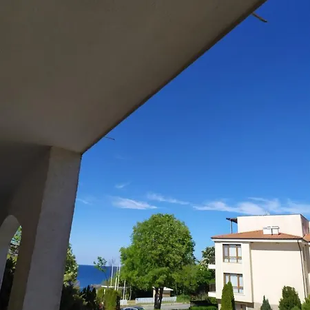 Paradise Bay 3* פומורי