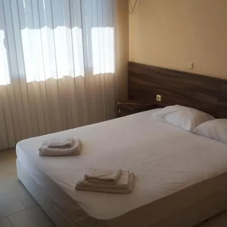 Paradise Bay פומורי