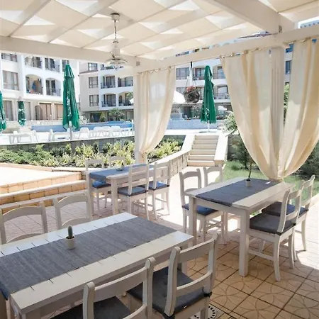 Paradise Bay 3* פומורי