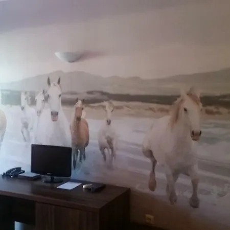 מלון Paradise Bay