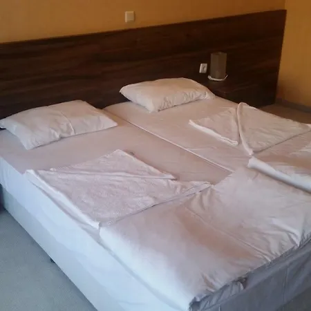 Paradise Bay 3* פומורי