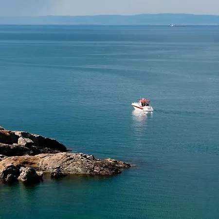 Paradise Bay Hotel Pomorie